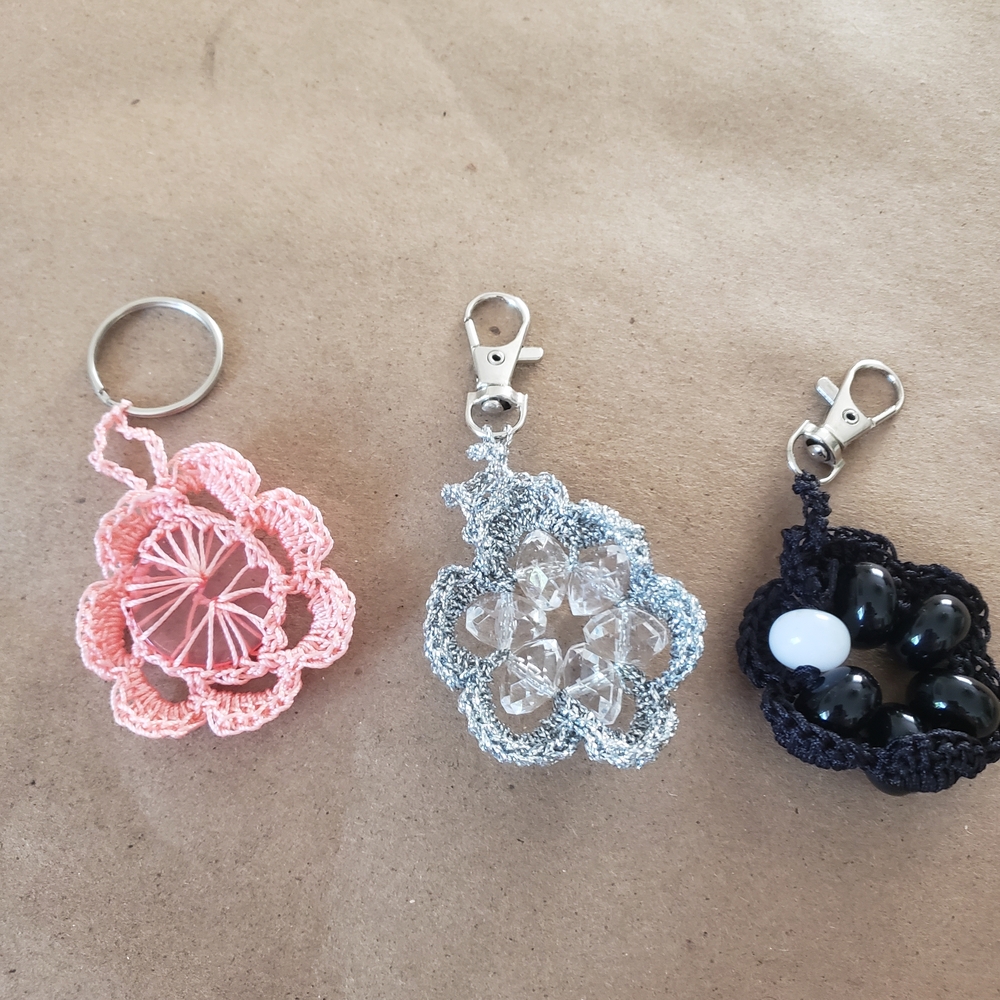 Set Of 3 Crochet Flower Keychains - Picture 5 of 6